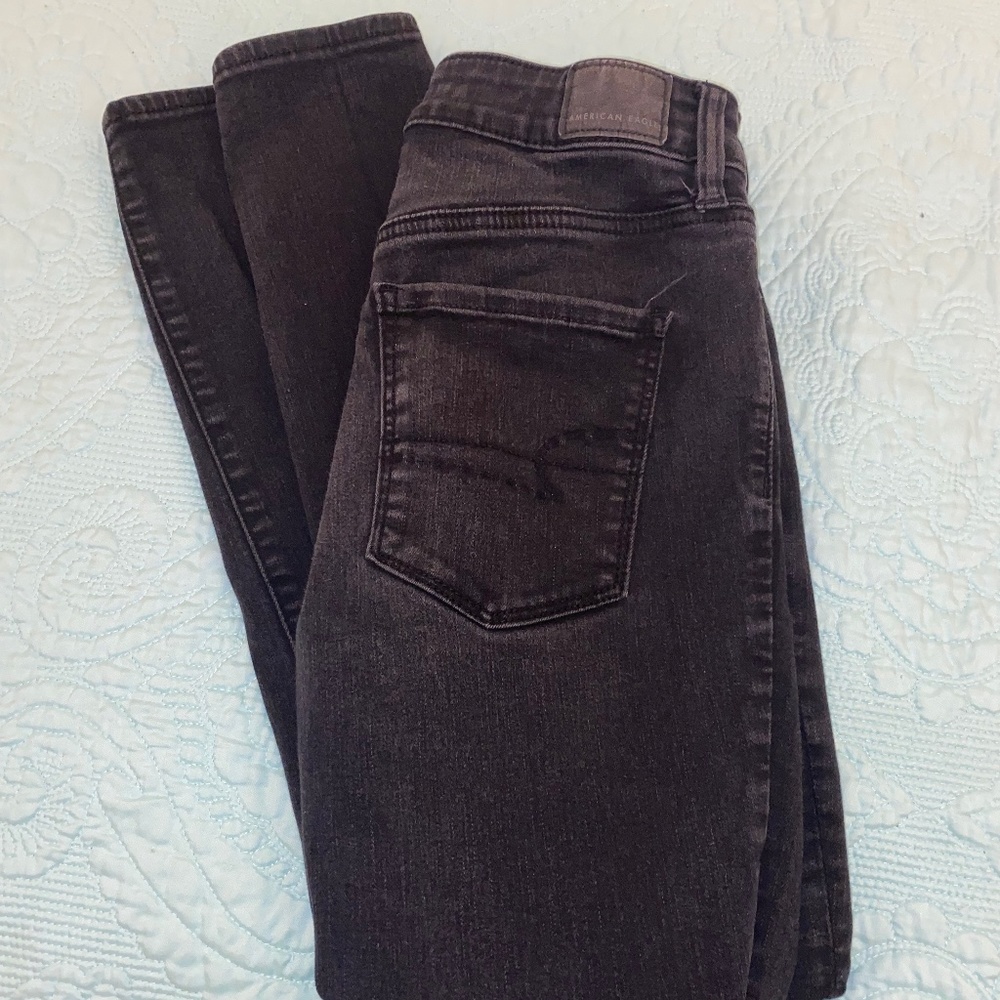 black american eagle skinny jeans